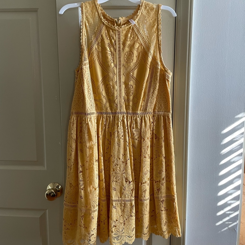 Sleeveless yellow sundress